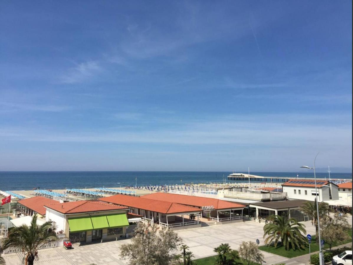 Hotel Alba Sul Mare Lido di Camaiore Exterior foto