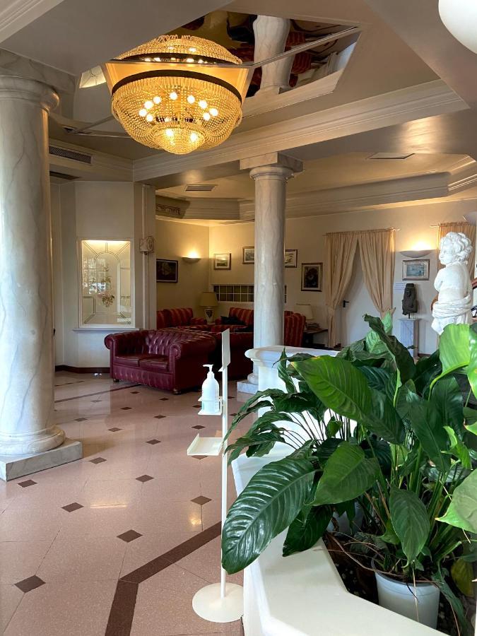 Hotel Alba Sul Mare Lido di Camaiore Exterior foto