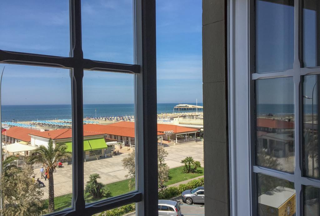 Hotel Alba Sul Mare Lido di Camaiore Exterior foto