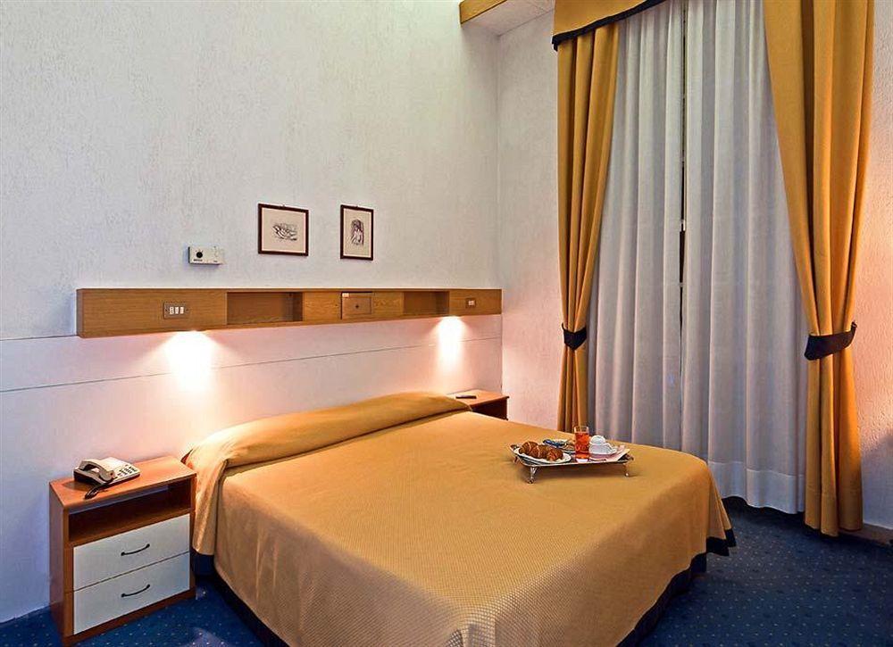 Hotel Alba Sul Mare Lido di Camaiore Exterior foto