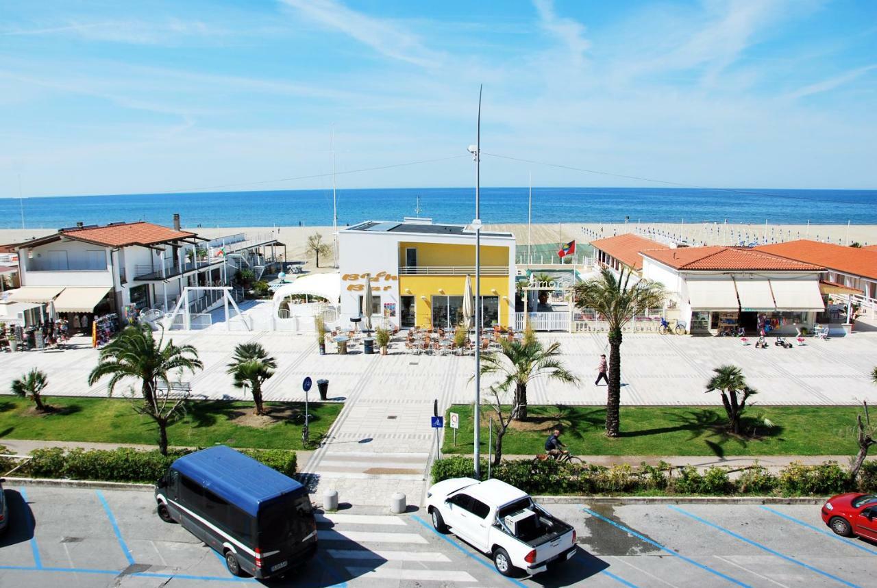 Hotel Alba Sul Mare Lido di Camaiore Exterior foto